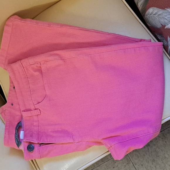 Christopher & Banks Denim - WOMENS signature slimming petite sz 6 pink jeans